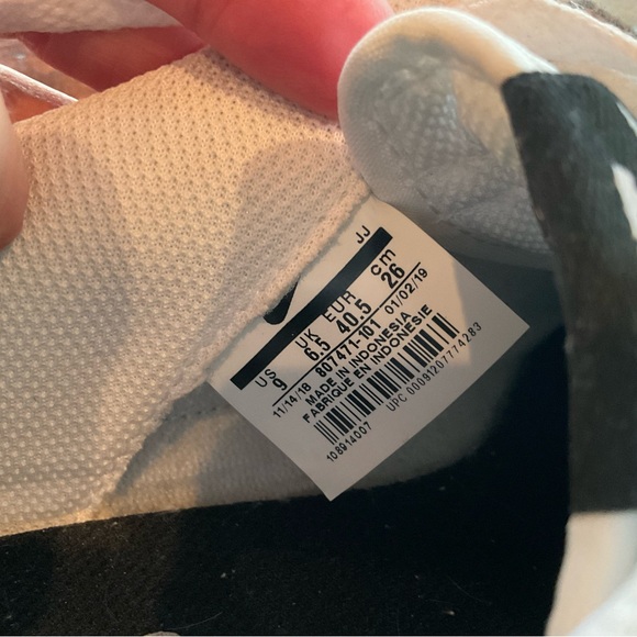 Nike Cortez Women’s size 9 - Picture 4 of 5